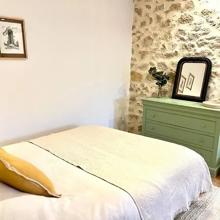 La Merlere : De Charme & Jacuzzi