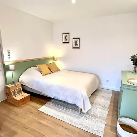 Apartman La Merlere : De Charme & Jacuzzi Langon