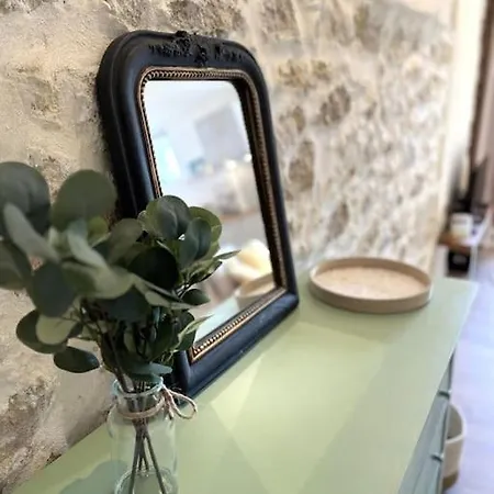 La Merlere : De Charme & Jacuzzi Apartment *