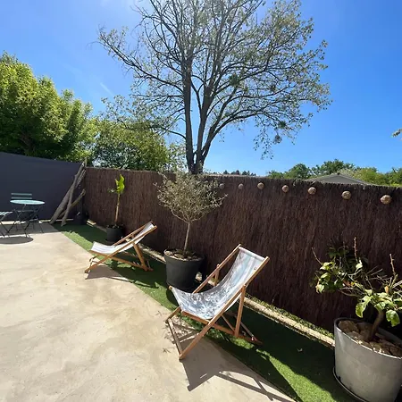 Apartman La Merlere : De Charme & Jacuzzi Langon
