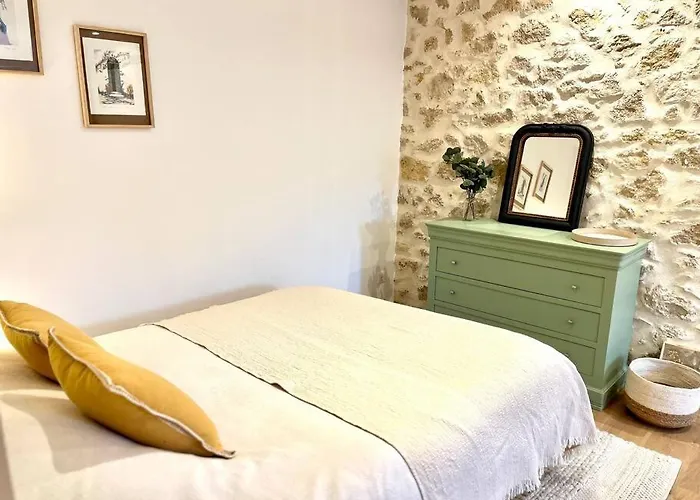 La Merlere : De Charme & Jacuzzi